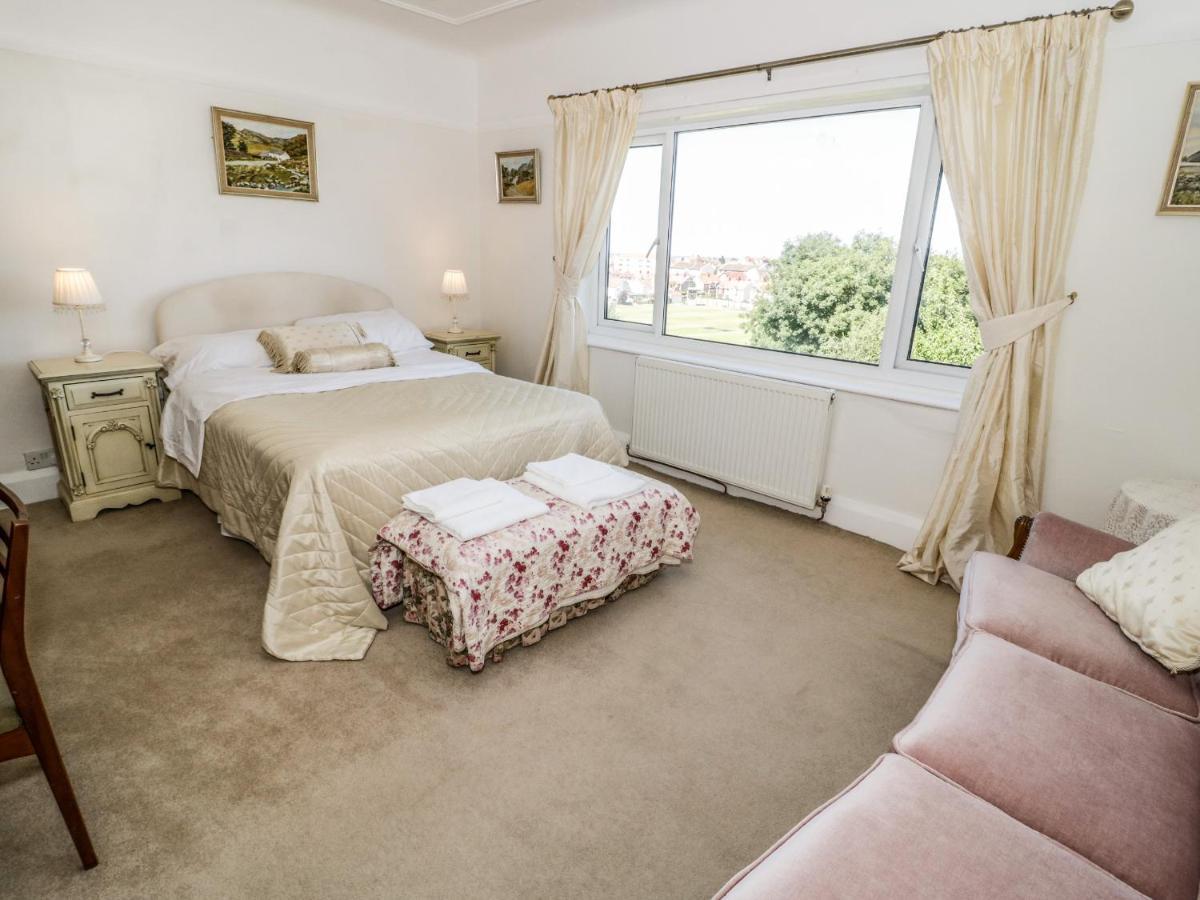 Villa Burwood Colwyn Bay Exterior foto